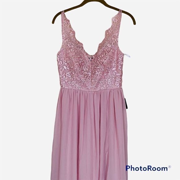 Lulu's Lace Maxi Dress  - Picture 2 of 4